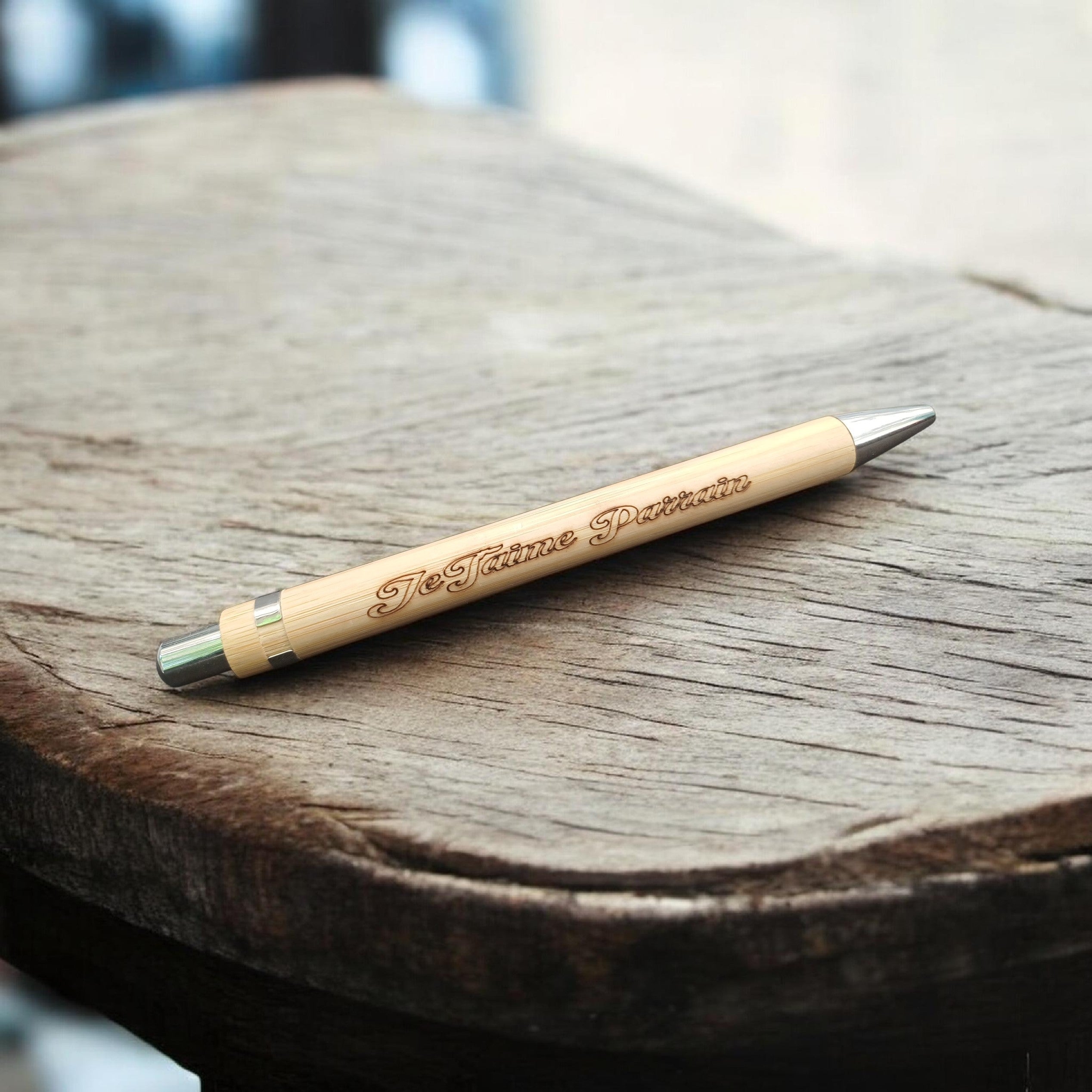 Stylos gravé