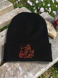 Bonnet noir avec broderie orange