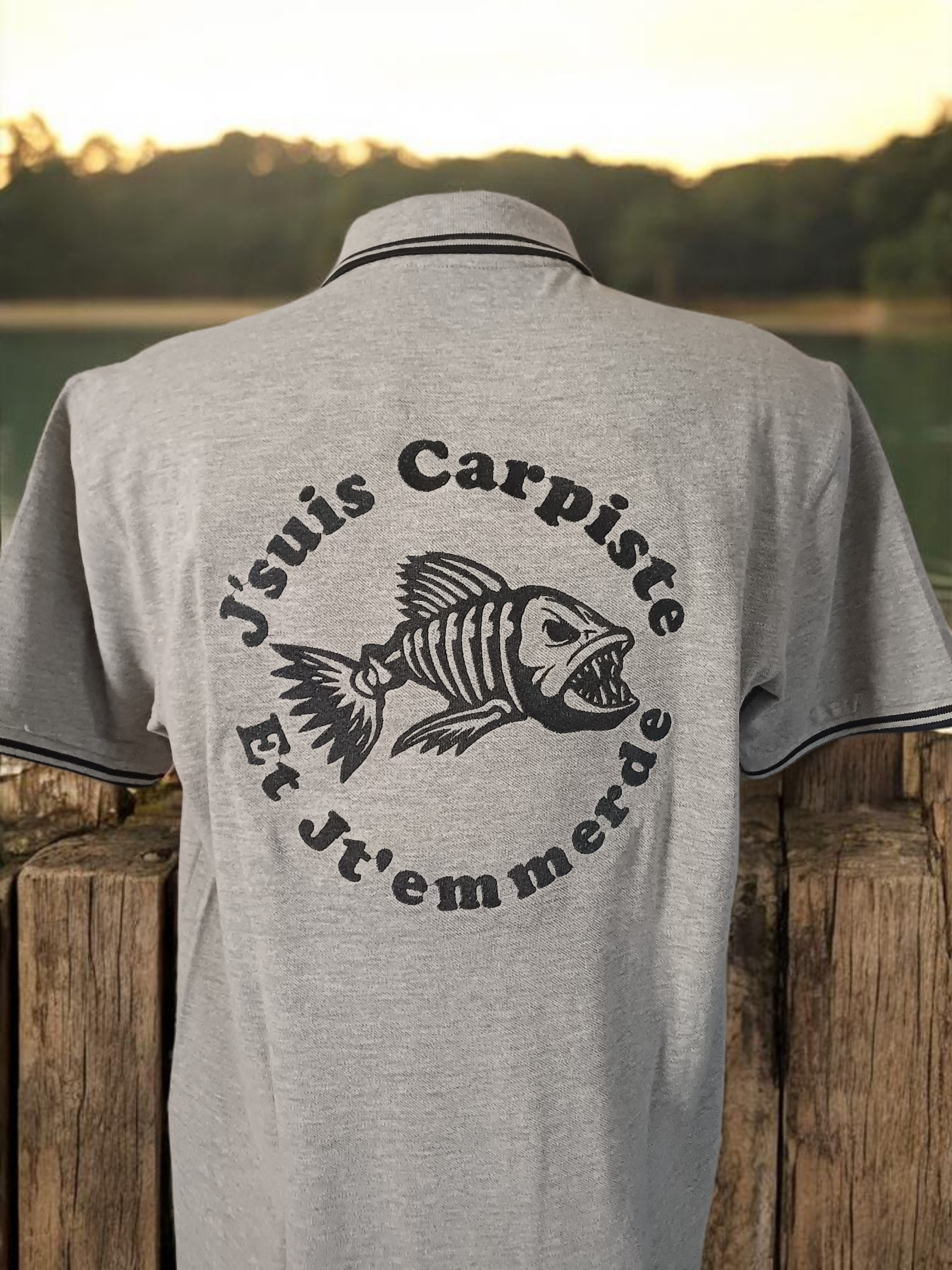 Polo  gris liseré noir brodé  Taille M